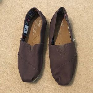 Toms shoes size 7